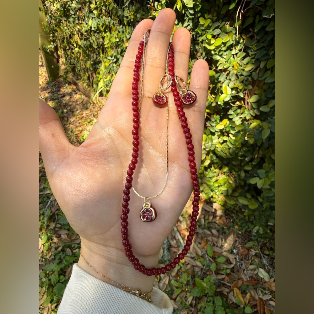 Red Bead Necklace and Pomegranate Pendant Earring Set
SET - Picture 4 of 8